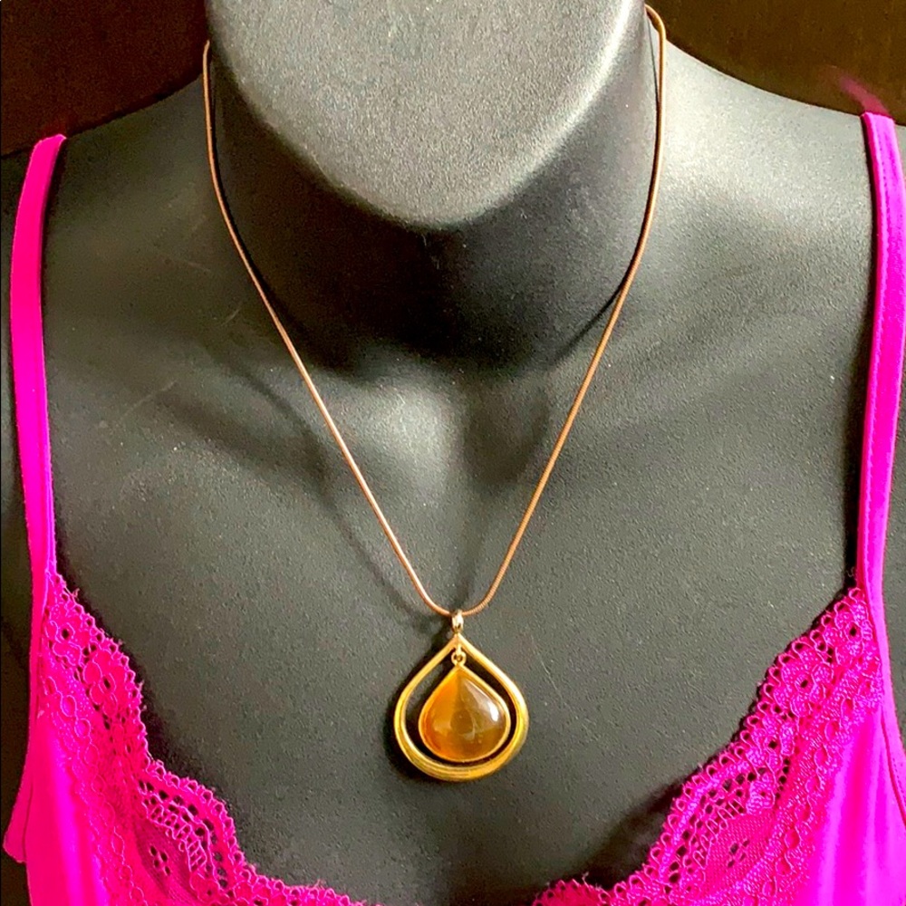 Necklace brown chain double teardrop cream stone